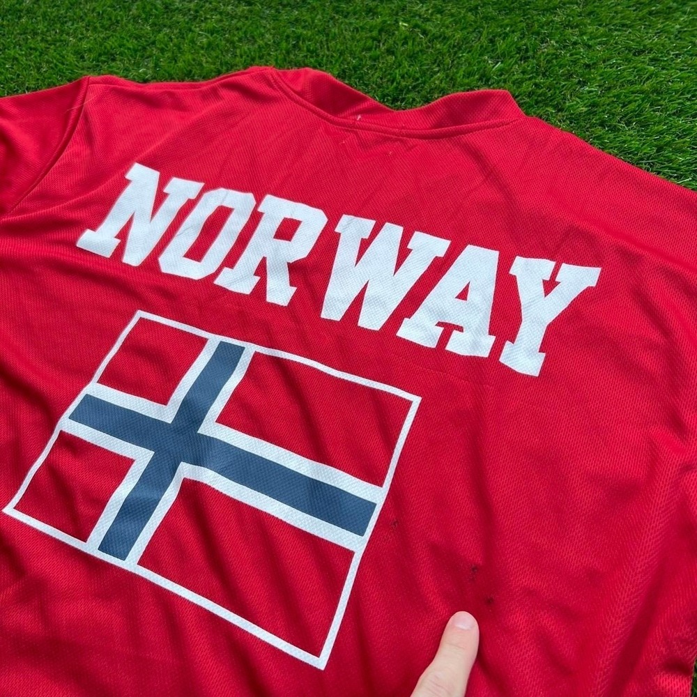 Vintage Norway Flag Soccer Jersey XL Red V Neck Football Futbol Shirt Y2K Mesh - Picture 8 of 8